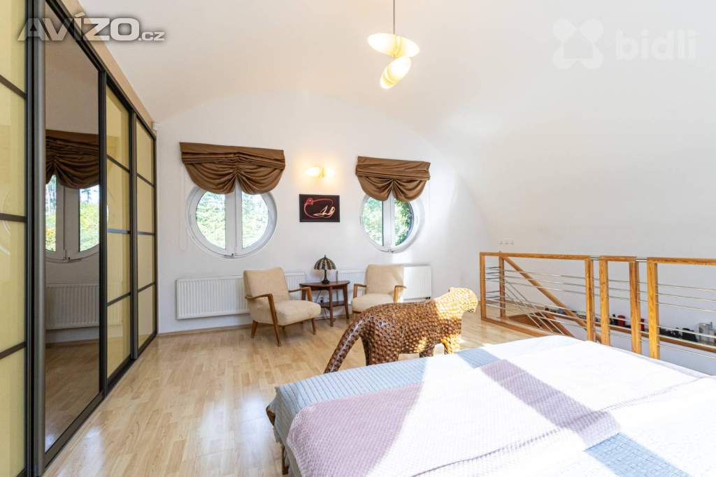 Foto inzerátu Prodej exkluzivního rodinného domu 6+1 v žádané lokalitě Zvole u Prahy, plocha 210 m2, zahrada 735 