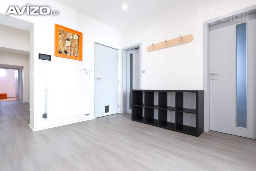 Foto inzerátu Vícegenerační dům + wellness + dílna - Horní Počaply, 705 m2