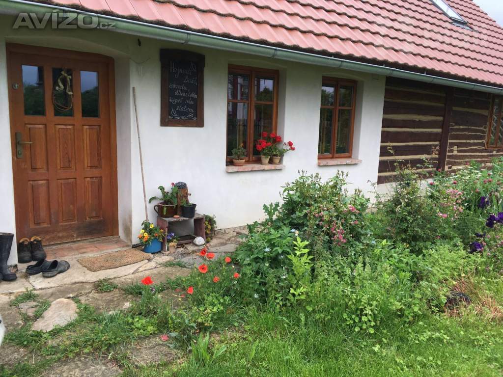 Foto inzerátu Veliny - poloroubenka - pozemek 4485m2