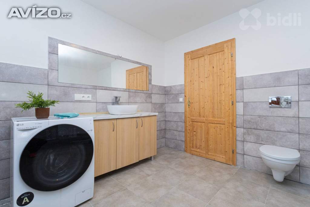 Foto inzerátu Prostorný dům s dílnou a stodolou - Sedlec u Vysokého Mýta