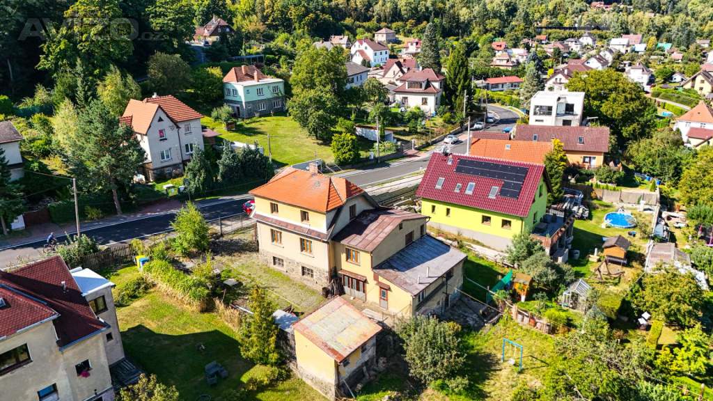 Foto inzerátu Prodej rodinného domu 167m2 v Mirošovicích u Prahy s 1276m2  velkým pozemkem.