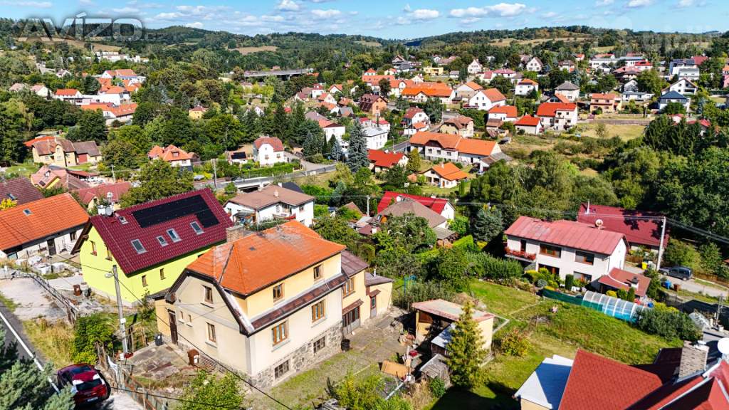 Foto inzerátu Prodej rodinného domu 167m2 v Mirošovicích u Prahy s 1276m2  velkým pozemkem.