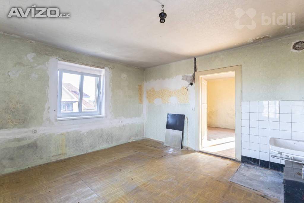 Foto inzerátu Prodej rodinného domu 167m2 v Mirošovicích u Prahy s 1276m2  velkým pozemkem.