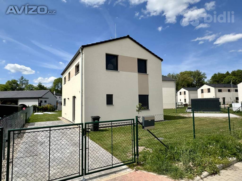 Prodej novostavby rodinného domu 5+kk, 108 m2, pozemek 379 m2, Pardubice - Doubravice