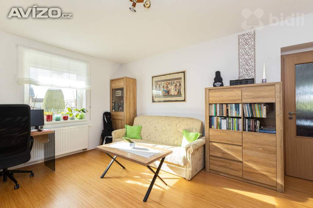 Foto inzerátu Moderní rodinný dům 5+kk s fotovoltaikou, bazénem a chytrou domácností - Komorní Dvůr