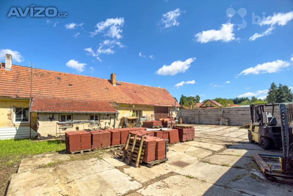 Foto inzerátu Chalupa s uzavřeným dvorem - ideální pro klidné bydlení i podnikání