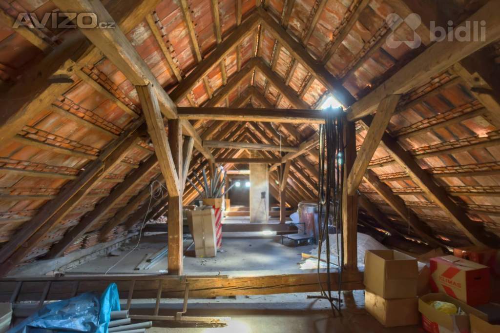 Foto inzerátu Chalupa s uzavřeným dvorem - ideální pro klidné bydlení i podnikání