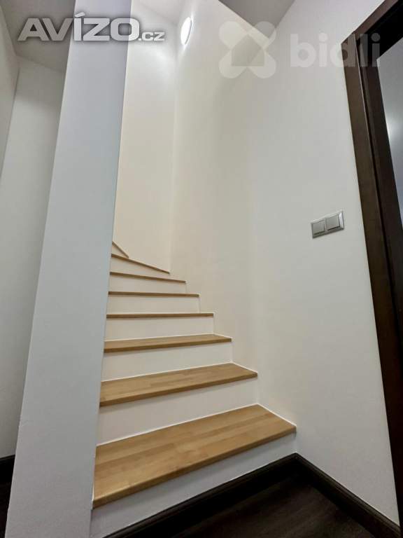 Foto inzerátu Pronájem bytu 3+KK - mezonet 75 m2 + 2 balkóny s možností vlastního venkovního parkování