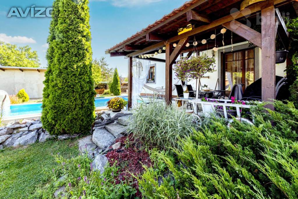 Foto inzerátu Krásná vilka 5+kk s bazénem, Poříčany