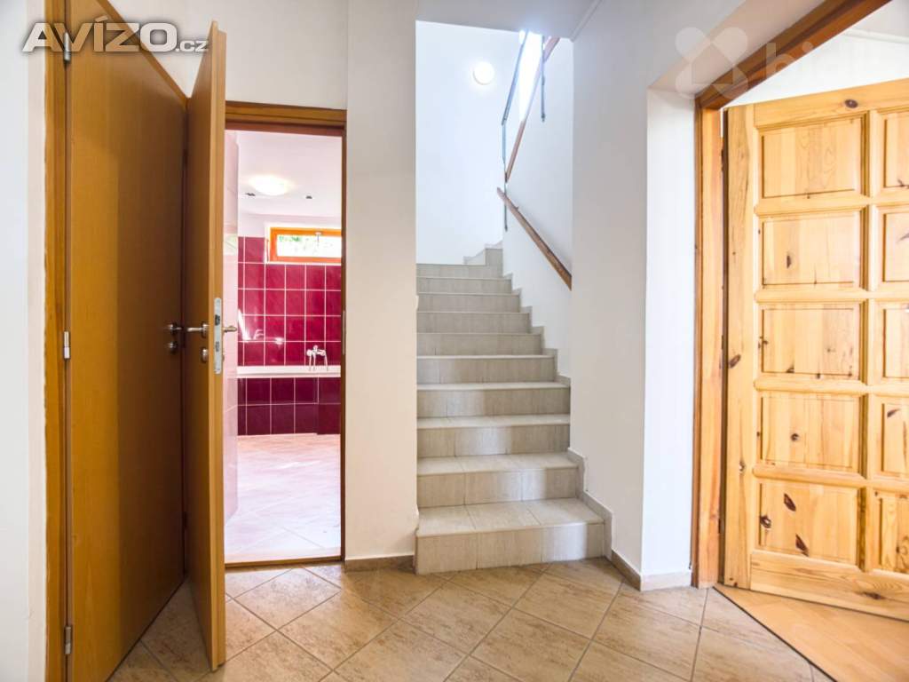 Foto inzerátu Rodinný dům 5+2 se zahradou, garáží a nebytovou jednotkou - Zlín, Prštné