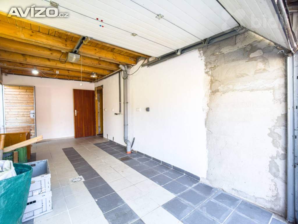 Foto inzerátu Rodinný dům 5+2 se zahradou, garáží a nebytovou jednotkou - Zlín, Prštné