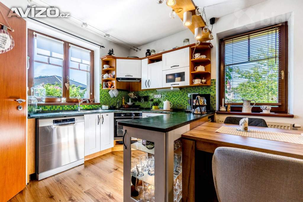 Foto inzerátu Krásná vilka 5+kk s bazénem, Poříčany