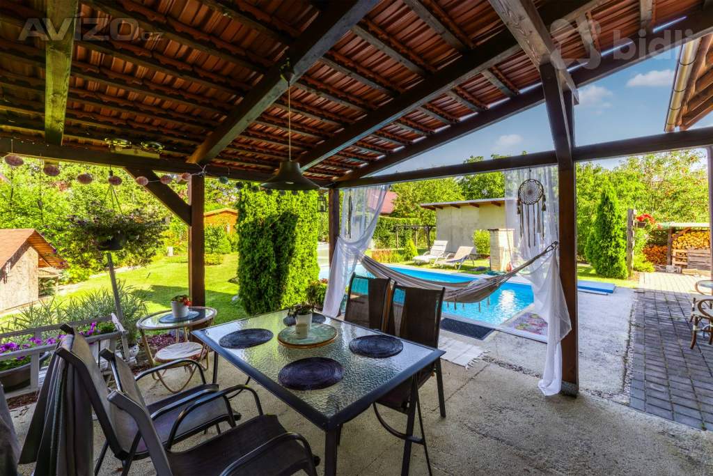 Foto inzerátu Krásná vilka 5+kk s bazénem, Poříčany