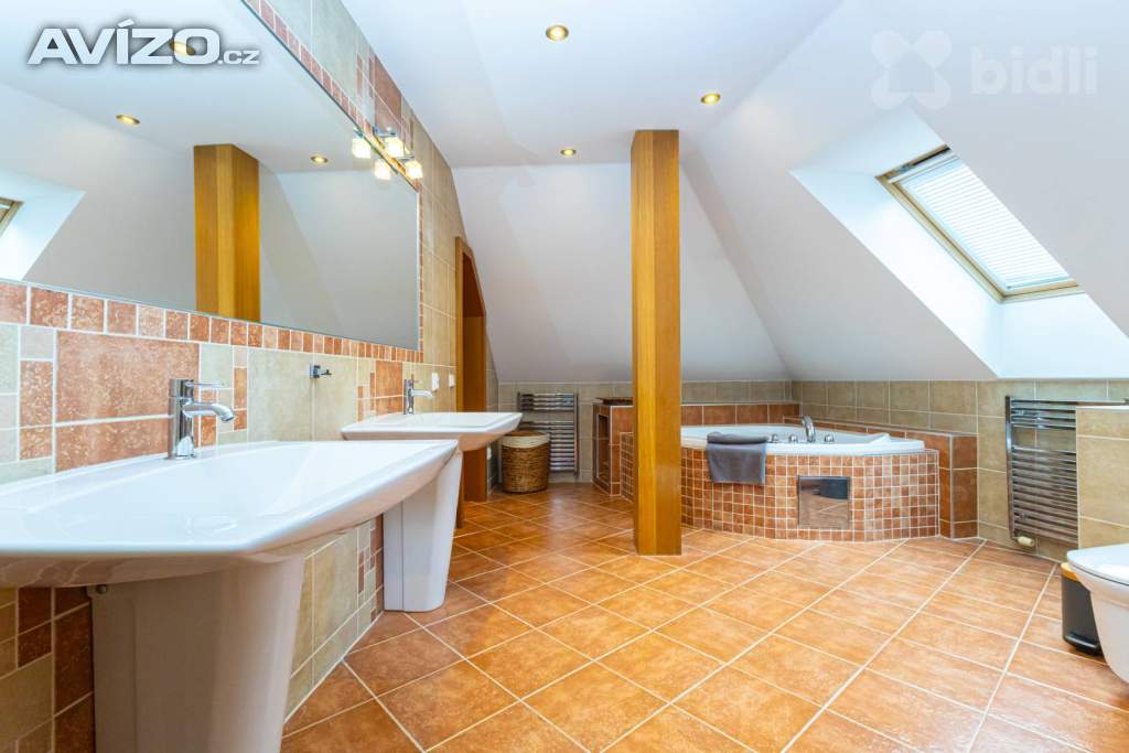 Foto inzerátu Prodej rodinného domu 5+kk, 282 m2 ,pozemek 1534 m2,Srubec u Českých Budějovic