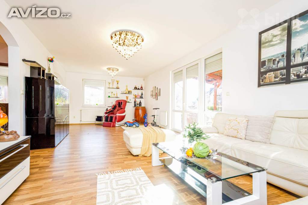 Foto inzerátu Prodej rodinného domu 5+KK se zahradou a garáží - Nupaky, ul. Sadová