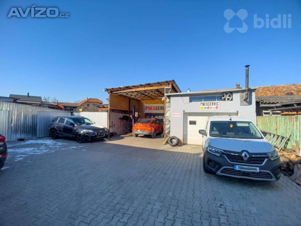 Prodej rodinného domu s pneuservisem a kadeřnictvím