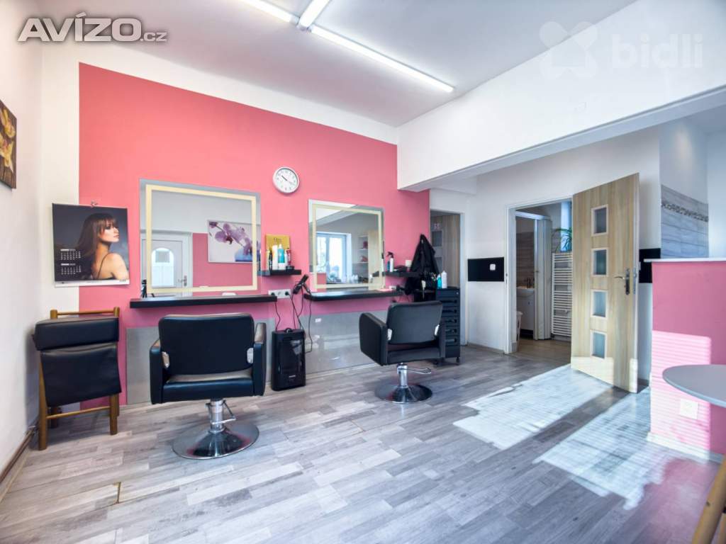 Foto inzerátu Prodej rodinného domu s pneuservisem a kadeřnictvím