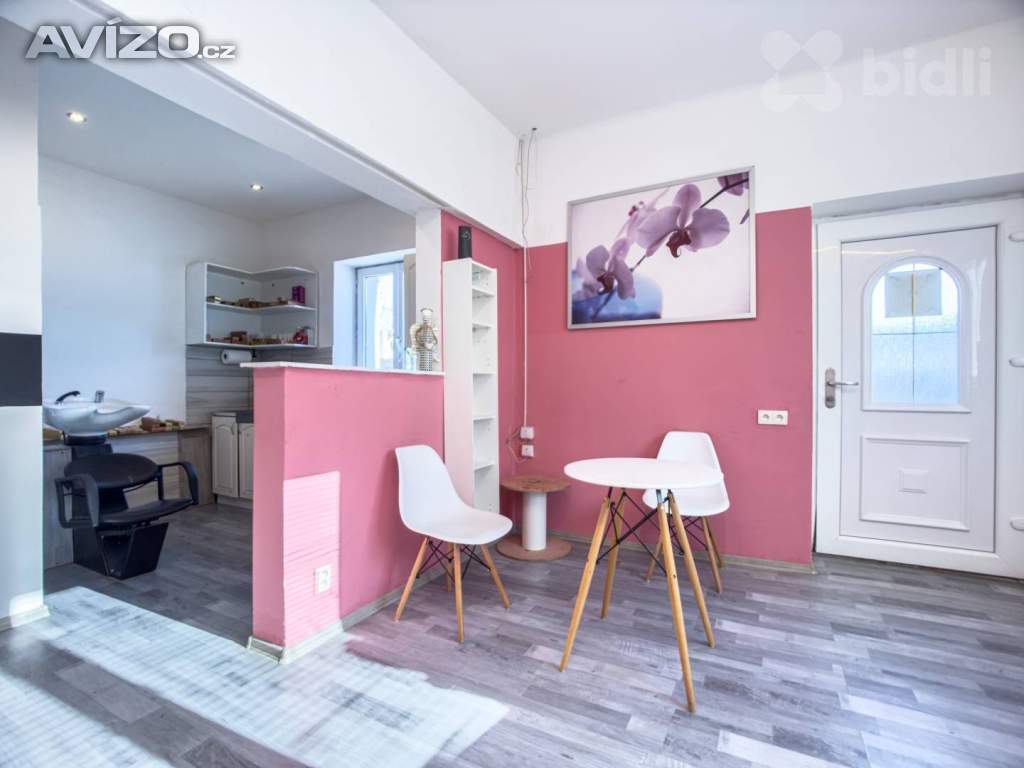 Foto inzerátu Prodej rodinného domu s pneuservisem a kadeřnictvím