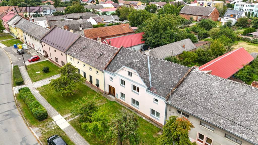 Foto inzerátu Velký rodinný dům v obci Lobodice, okr.Přerov