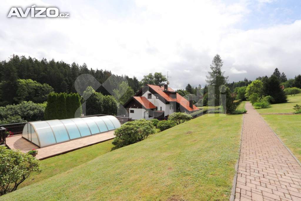 Foto inzerátu Prodej rekreačního domu 193m2 s bazénem a zahradou - Baldovec