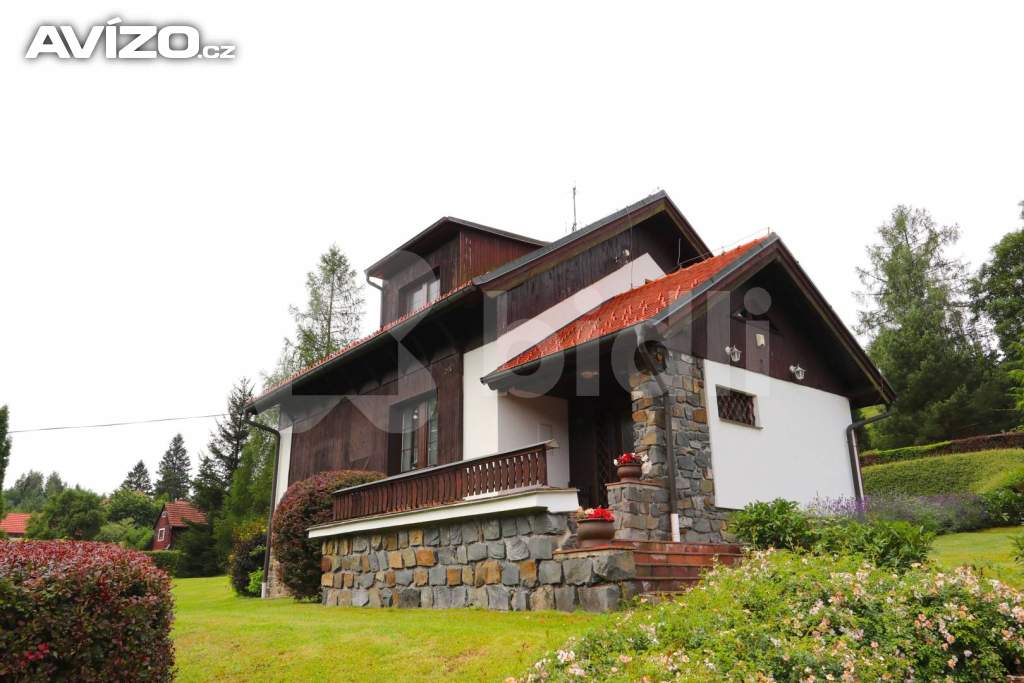 Foto inzerátu Prodej rekreačního domu 193m2 s bazénem a zahradou - Baldovec