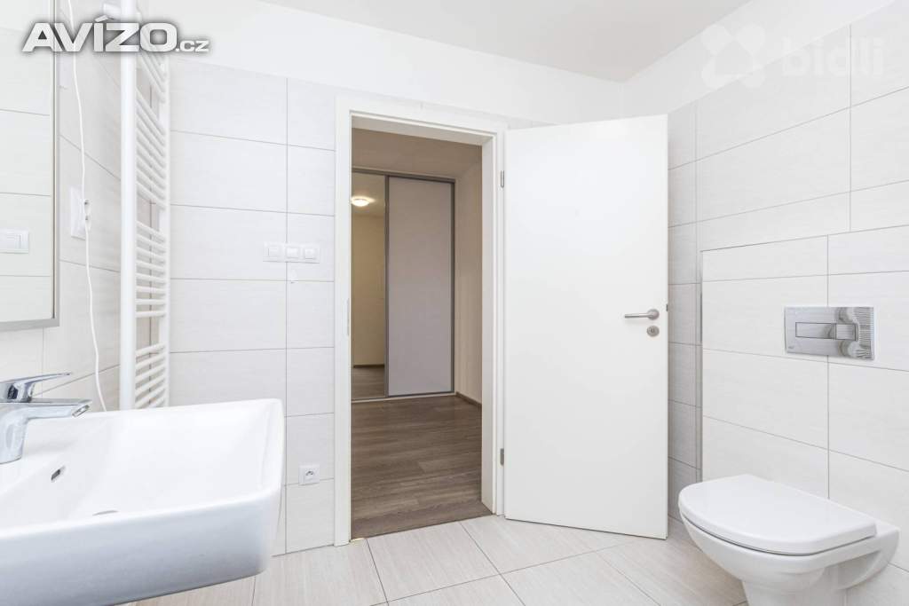 Foto inzerátu Prodej bytu1+kk 45m2 s předzahrádkou 50m2 + Park. stání 29m2, Nepomuckých Letňany