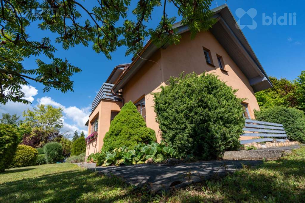 Foto inzerátu Elegantní rodinný dům uprostřed přírody s moderními technologiemi v Kamenici Ládví