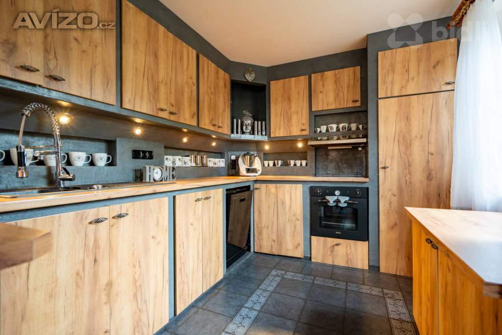 Foto inzerátu Elegantní rodinný dům uprostřed přírody s moderními technologiemi v Kamenici Ládví