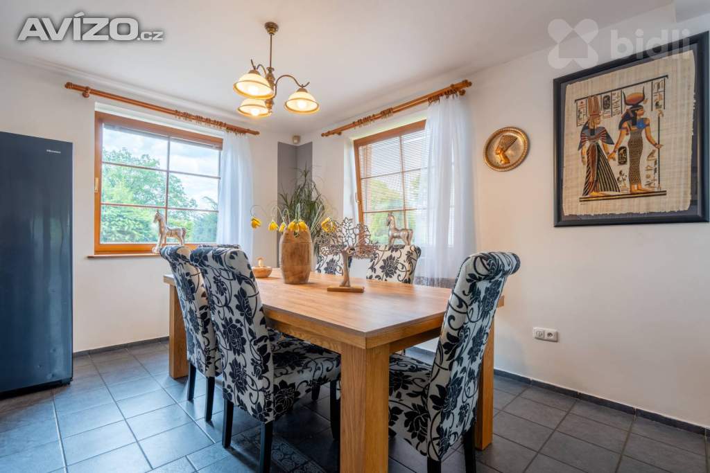 Foto inzerátu Elegantní rodinný dům uprostřed přírody s moderními technologiemi v Kamenici Ládví