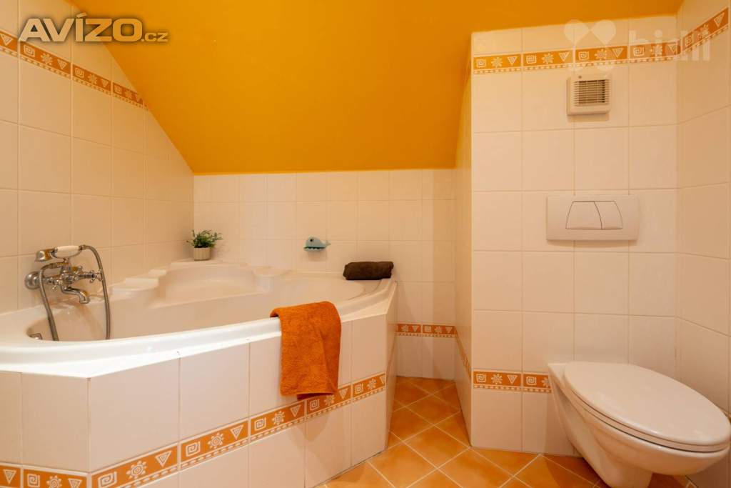 Foto inzerátu Elegantní rodinný dům uprostřed přírody s moderními technologiemi v Kamenici Ládví