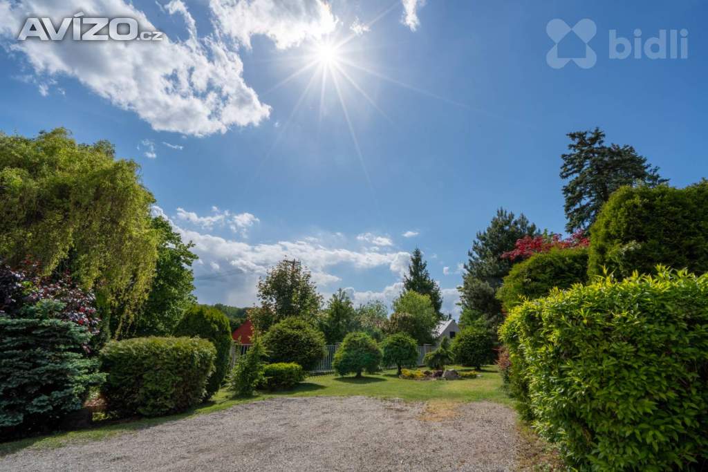 Foto inzerátu Elegantní rodinný dům uprostřed přírody s moderními technologiemi v Kamenici Ládví