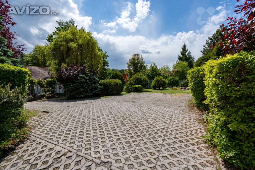 Foto inzerátu Elegantní rodinný dům uprostřed přírody s moderními technologiemi v Kamenici Ládví