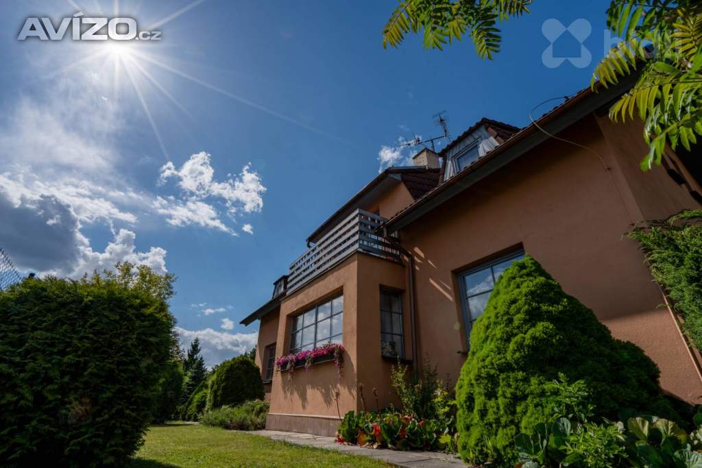 Foto inzerátu Elegantní rodinný dům uprostřed přírody s moderními technologiemi v Kamenici Ládví