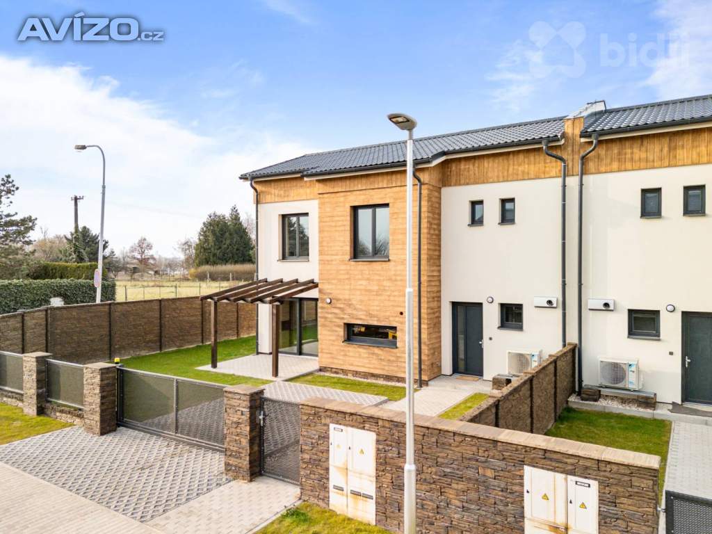 Foto inzerátu Pronájem novostavby 5+kk se zahradou, Hradec Králové