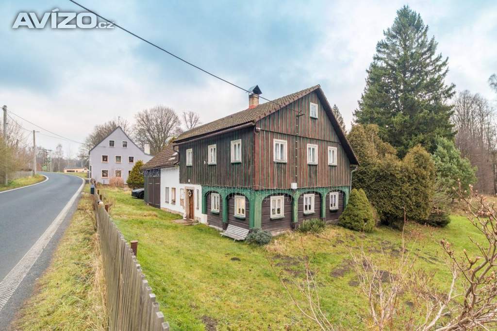 Krásná chalupa s dispozicí 6+1 a pozemkem 1274m2, Horní Poustevna