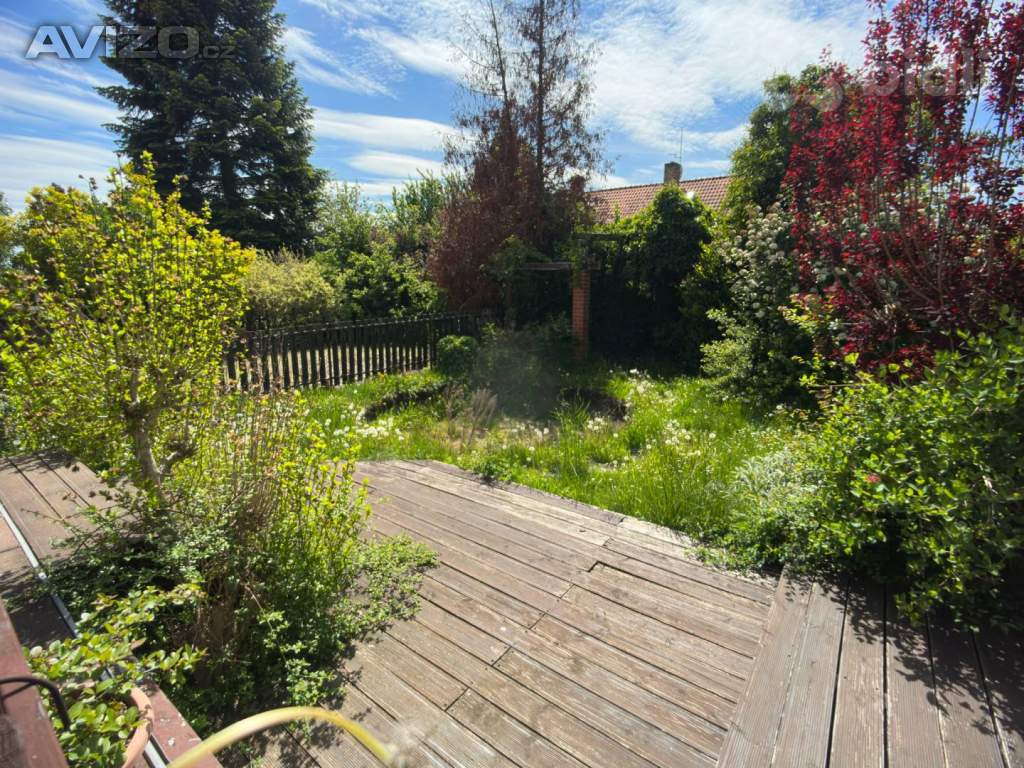 Foto inzerátu Prodej prostorného řadového RD 5+1 se zahradou, pozemek 253m2,Hostivice, Haklova