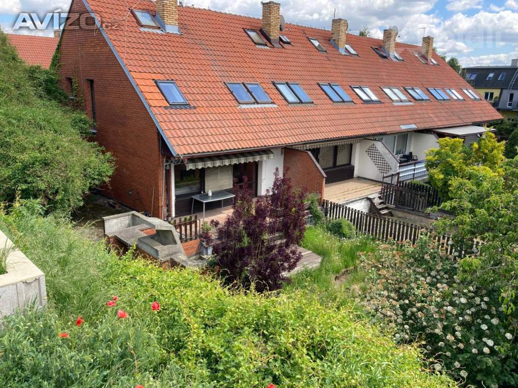 Foto inzerátu Prodej prostorného řadového RD 5+1 se zahradou, pozemek 253m2,Hostivice, Haklova
