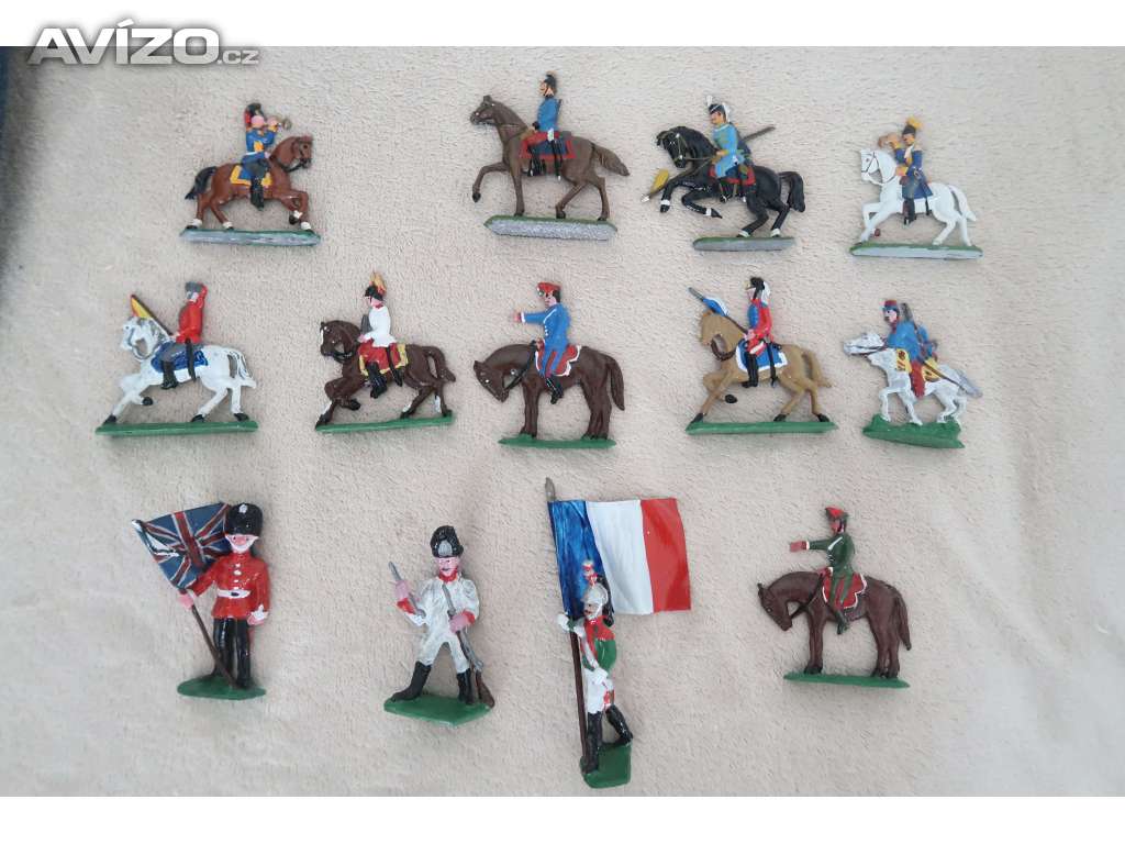 Foto inzerátu Cínoví vojáčci - rytíři, indiáni, pěchota, jízda , děla a další