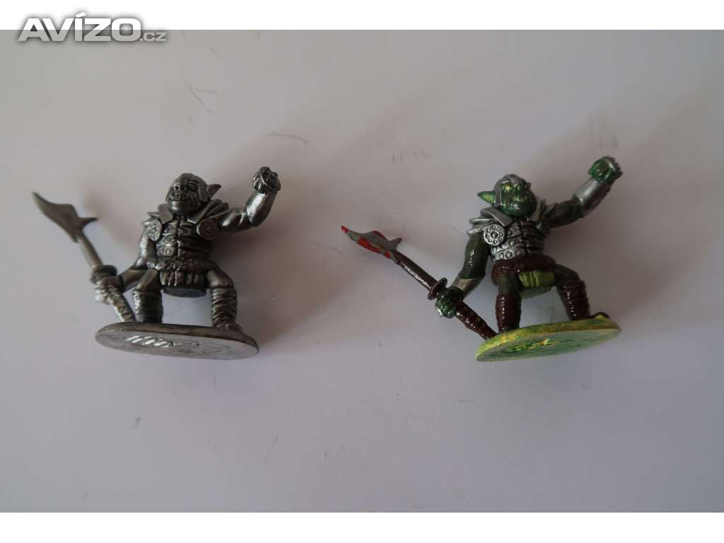 Foto inzerátu Cínoví vojáčci - rytíři, indiáni, pěchota, jízda , děla a další