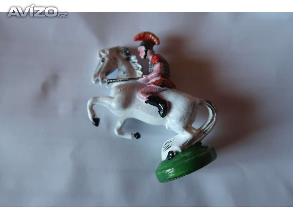 Foto inzerátu Cínoví vojáčci - rytíři, indiáni, pěchota, jízda , děla a další