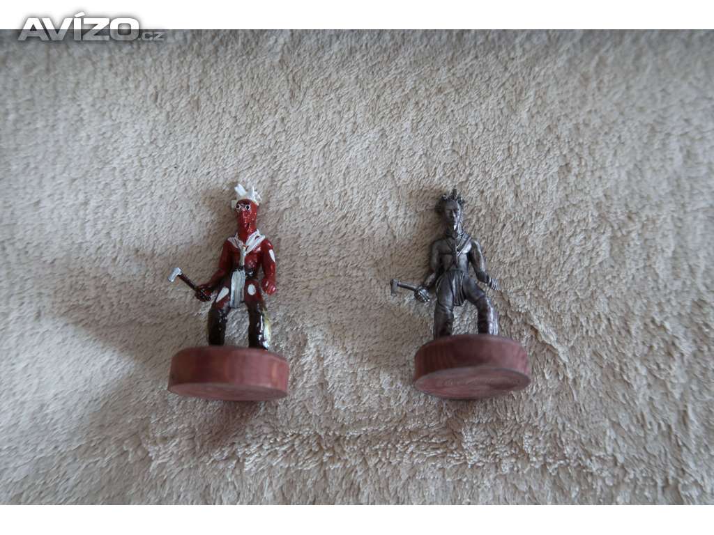 Foto inzerátu Cínoví vojáčci - rytíři, indiáni, pěchota, jízda , děla a další