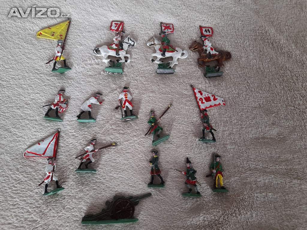 Foto inzerátu Cínoví vojáčci - rytíři, indiáni, pěchota, jízda , děla a další