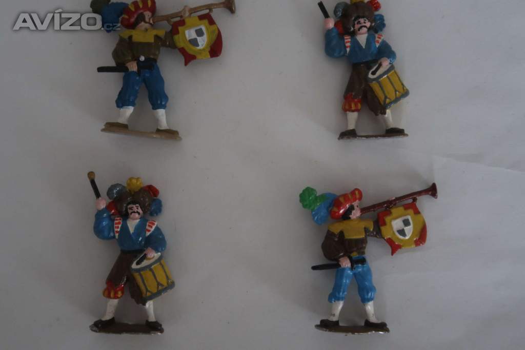Foto inzerátu Cínoví vojáčci - rytíři, indiáni, pěchota, jízda , děla a další
