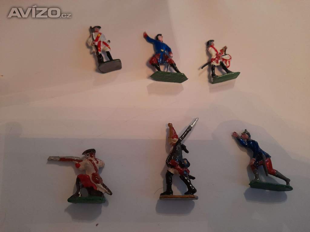 Foto inzerátu Cínoví vojáčci - rytíři, indiáni, pěchota, jízda , děla a další