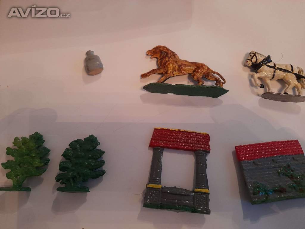 Foto inzerátu Cínoví vojáčci - rytíři, indiáni, pěchota, jízda , děla a další