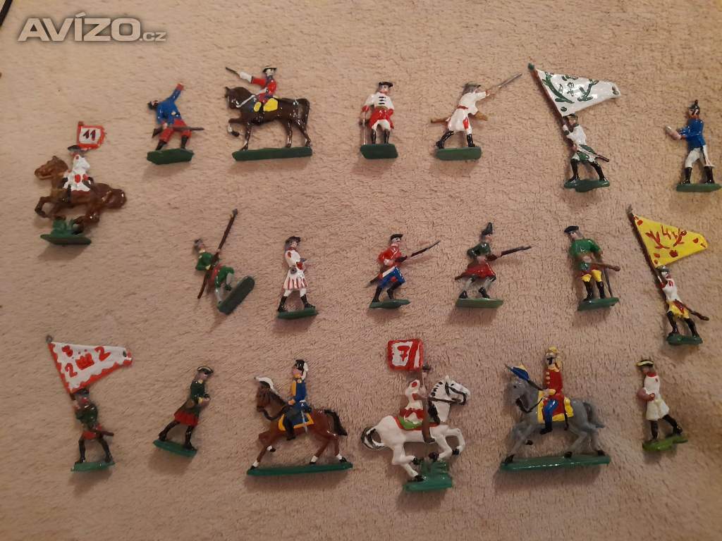 Foto inzerátu Cínoví vojáčci - rytíři, indiáni, pěchota, jízda , děla a další