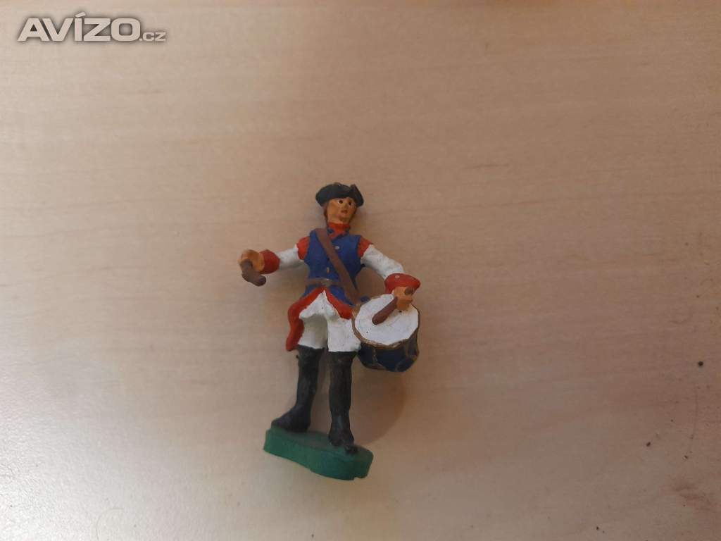 Foto inzerátu Cínoví vojáčci - rytíři, indiáni, pěchota, jízda , děla a další