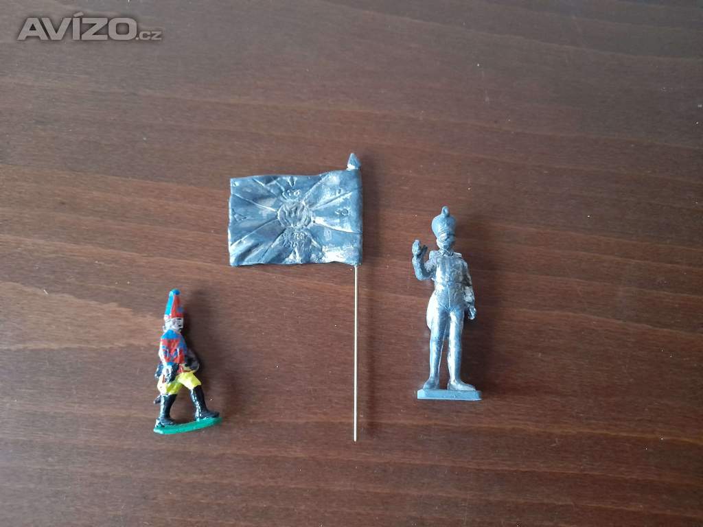 Foto inzerátu Cínoví vojáčci - rytíři, indiáni, pěchota, jízda , děla a další