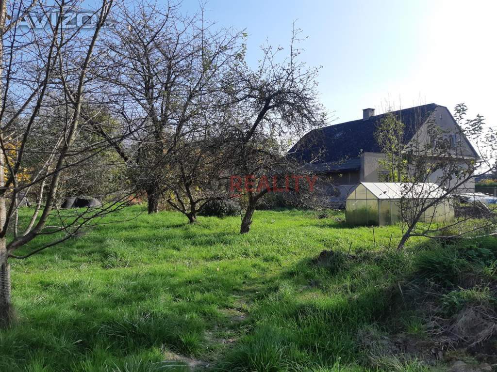 Stavební pozemek 1062 m2 Bravantice, IS do 10 od hranice pozemku