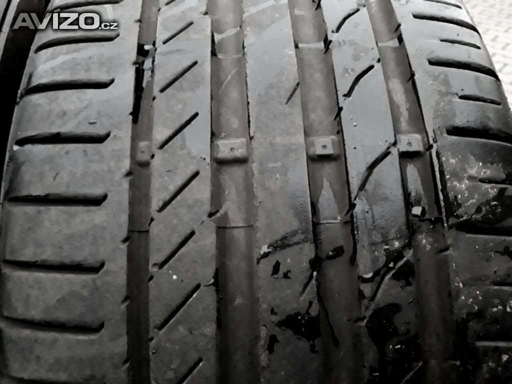 Prodám po 1ks letní pneu 225/40 R18:
